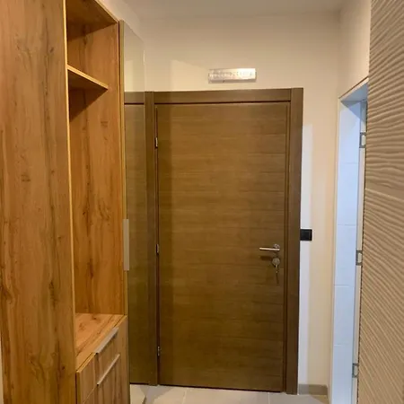 Milmari N73 & Apartment *