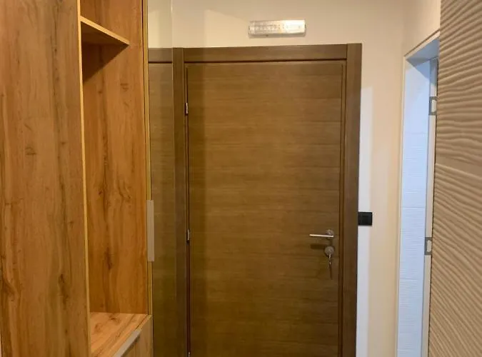 Milmari N73 & 公寓 *